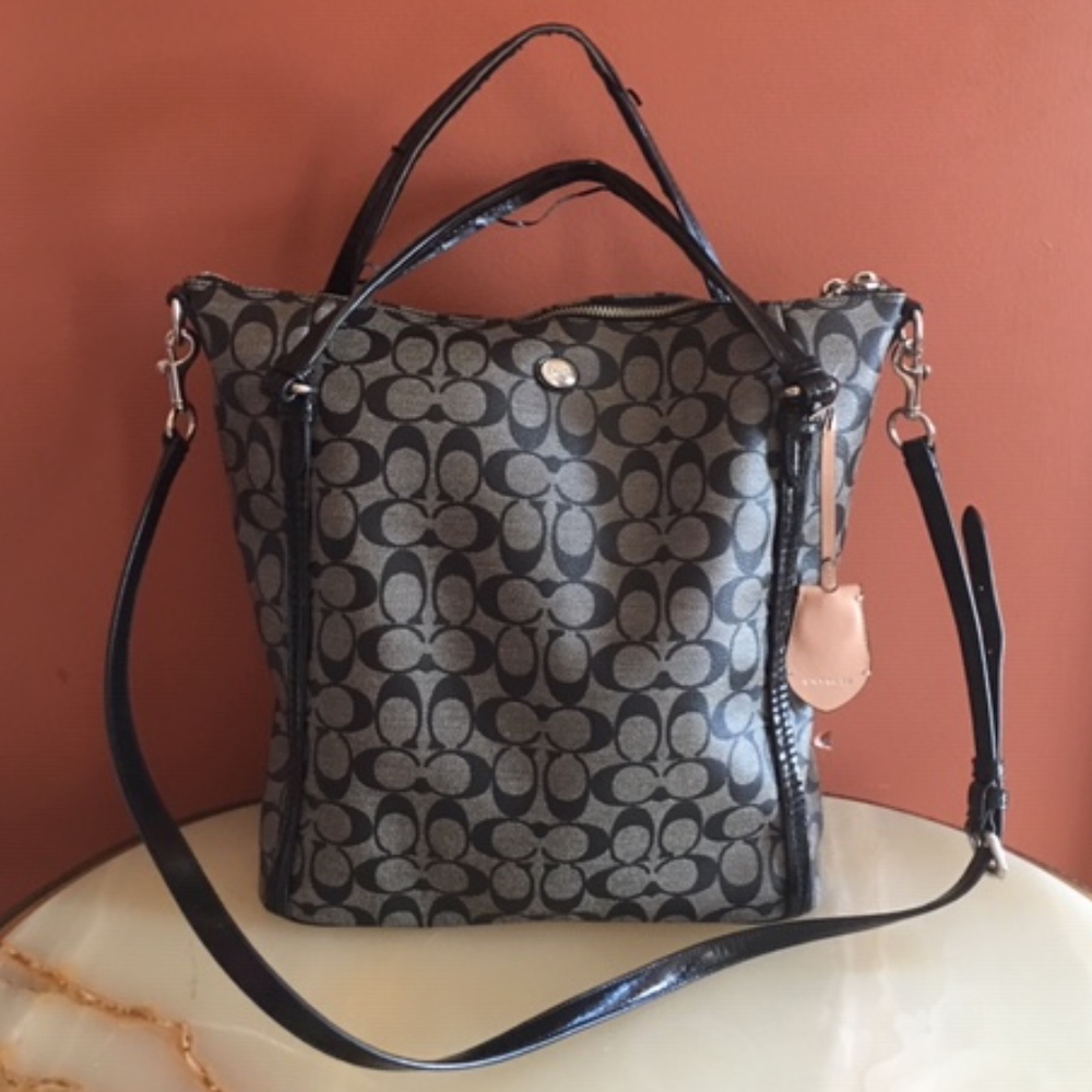 Coach Peyton Convertible Shoulder Bag F24601